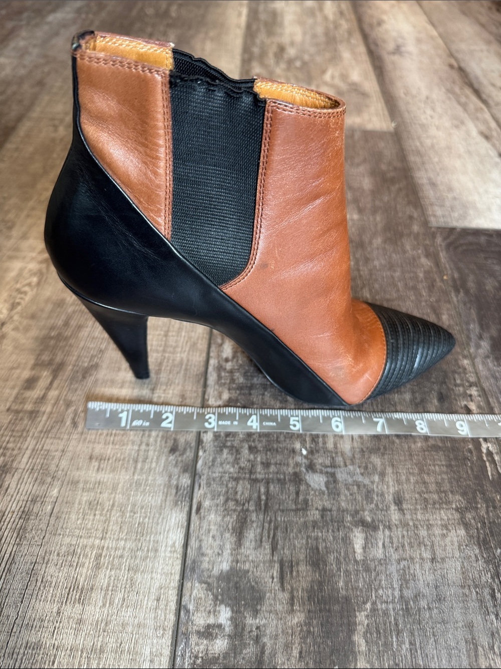 Balenciaga Brown and Black Pointed Leather Ankle Booties Size 38.5 - Picture 11 of 13
